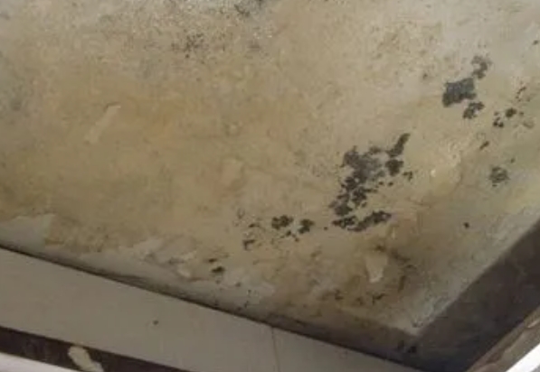 南关阳台漏水维修公司分享下南关卫生间渗水维修需要注意哪些问题。
